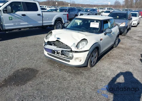 2015 Mini Hardtop Cooper из США, поврежденный, VIN WMWXM5C51F3A58665